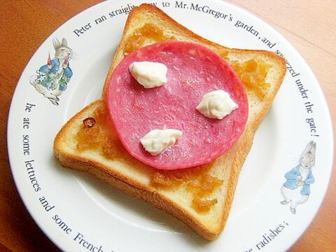 まな板なし！玉ねぎソースでトースト♪（クリチ他）